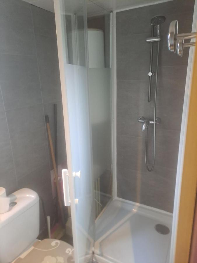 Hotel Chalet Pour 5 Personnes Equipe Sur Emplacement Privatif Dans Camping 4 Etoiles Appartenant Et Gere Par Un Particulier Foix Exteriér fotografie