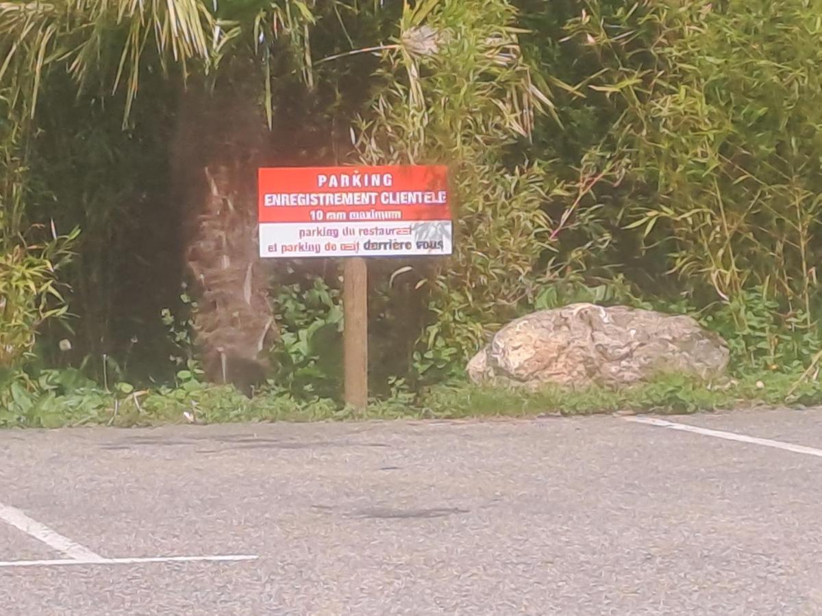 Hotel Chalet Pour 5 Personnes Equipe Sur Emplacement Privatif Dans Camping 4 Etoiles Appartenant Et Gere Par Un Particulier Foix Exteriér fotografie